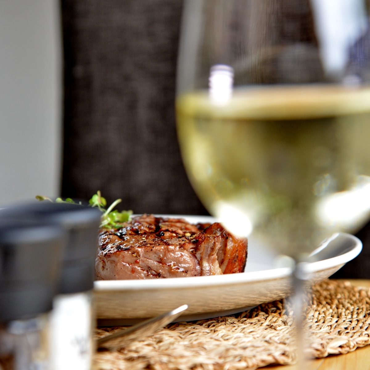 Midweek Grill & Bottle – ANEW Resort White River