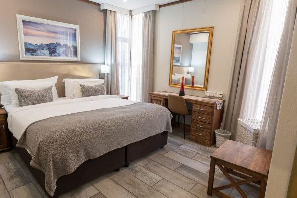 Ocean-Reef-2-Bedroom-Apartment-1-qxkszq0extsv1drtargazxxoxmxl1o02ppym8u0p68.jpg