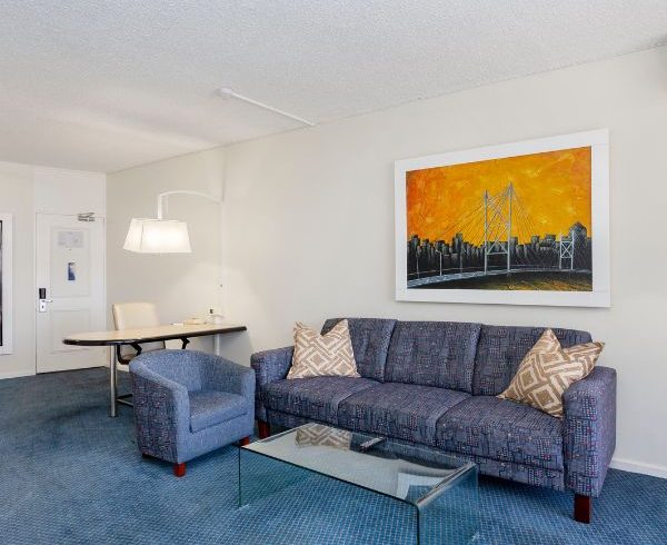 Parktonian standard hotel room