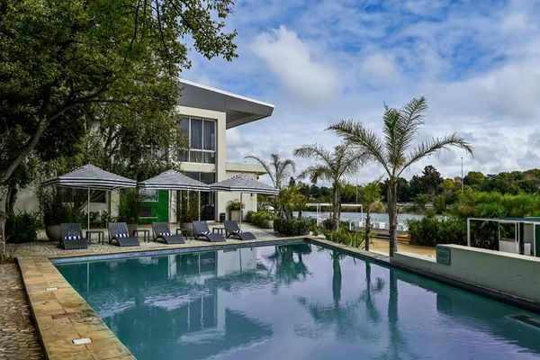 Swimming Pool (2)
